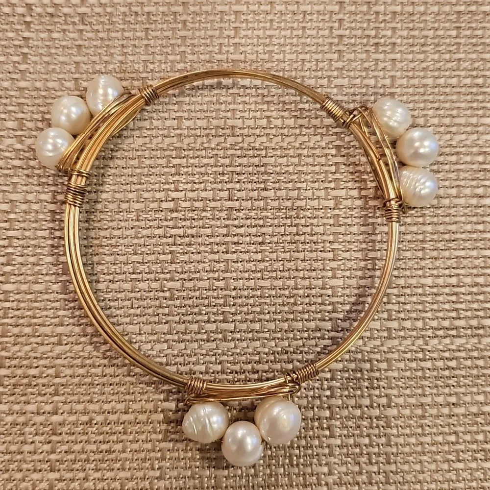 Goldtone Wire Bangle Bracelet w/ Freshwater Pearls - Picture 5 of 5